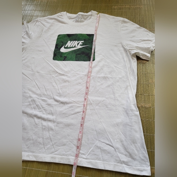 ♡ SOLD ON EBAY ♡ Nike Men's XL White Logo Green Leaves Short Sleeve Tee - Picture 10 of 11